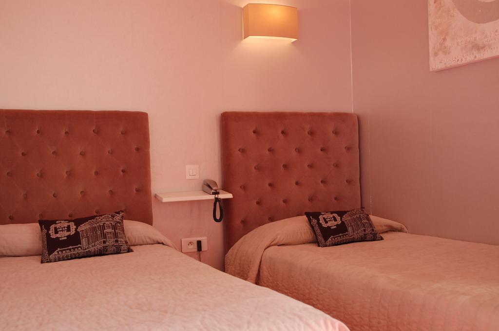 Hotel De L'Avenue Saintes Kamer foto