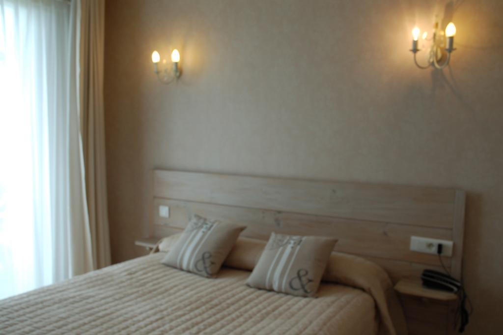 Hotel De L'Avenue Saintes Buitenkant foto