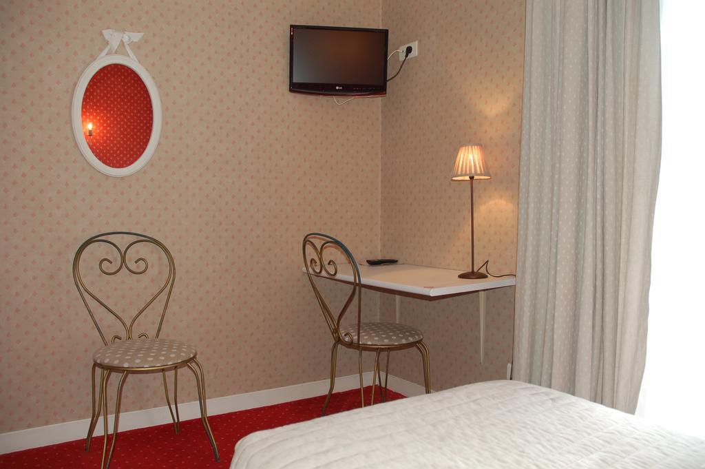 Hotel De L'Avenue Saintes Buitenkant foto