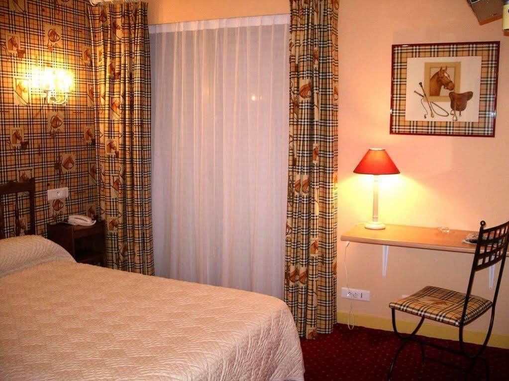 Hotel De L'Avenue Saintes Buitenkant foto